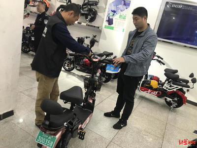 “買了就能上路” 成都全國率先實施電動自行車帶牌銷售，簡化購車流程
